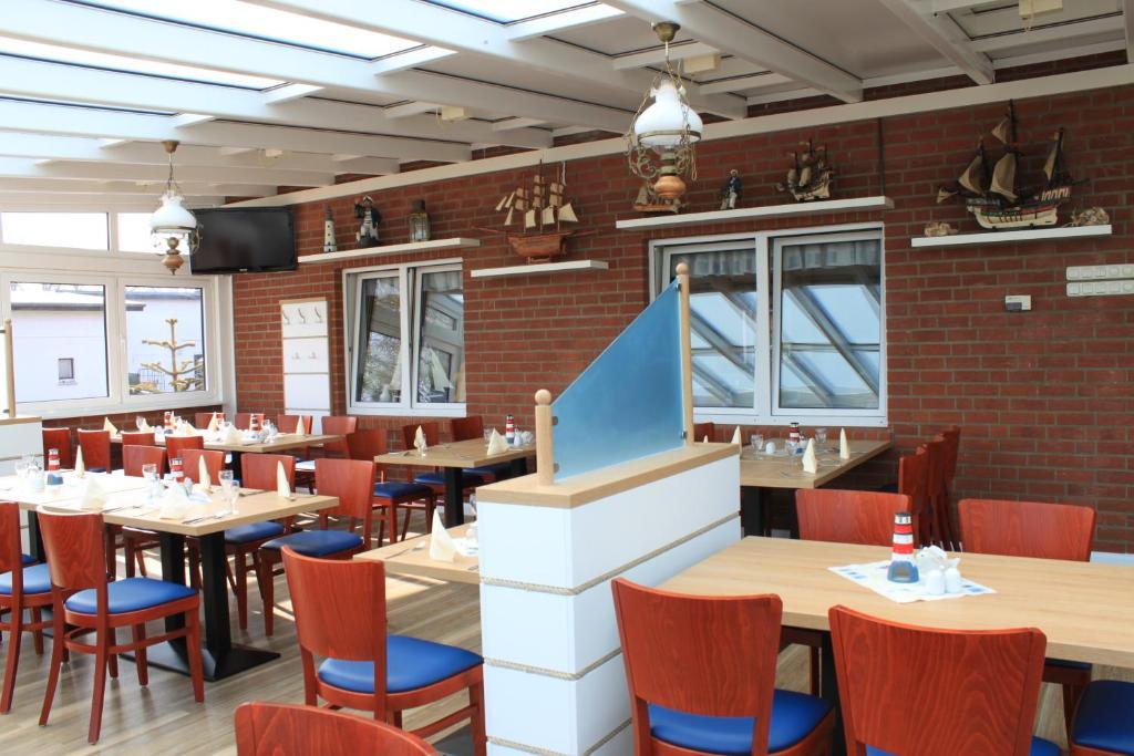 Hotel & Restaurant Am Wasser Breege Exterior photo
