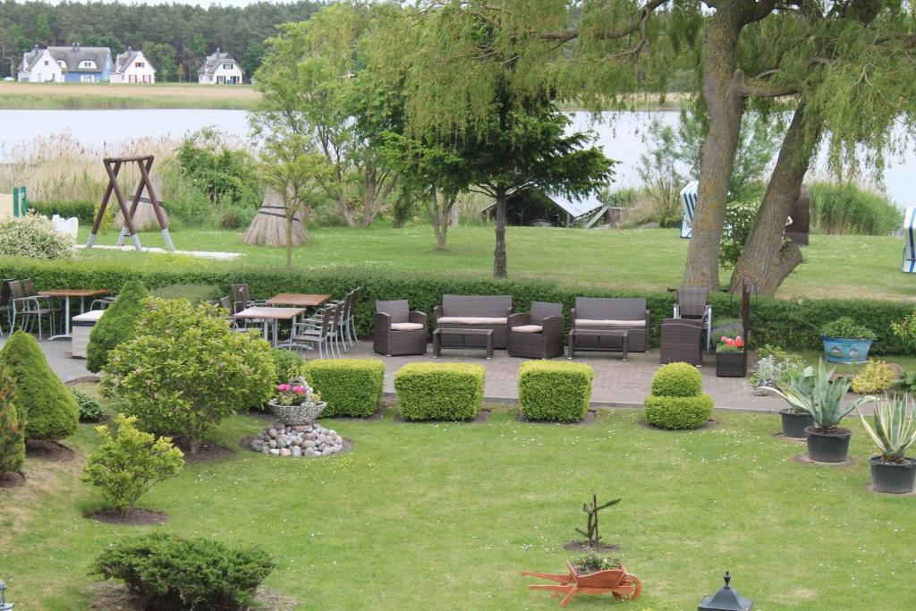 Hotel & Restaurant Am Wasser Breege Exterior photo